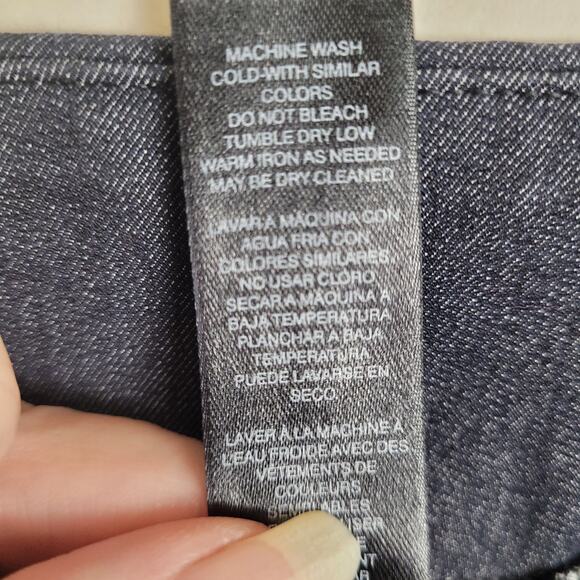 Chico's So Slimming pull on cropped pants Size. 0.5 / 6 blue chambray Casual - Picture 8 of 8